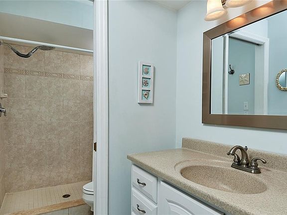 5th image of 1550 S Ocean Dr APT D22