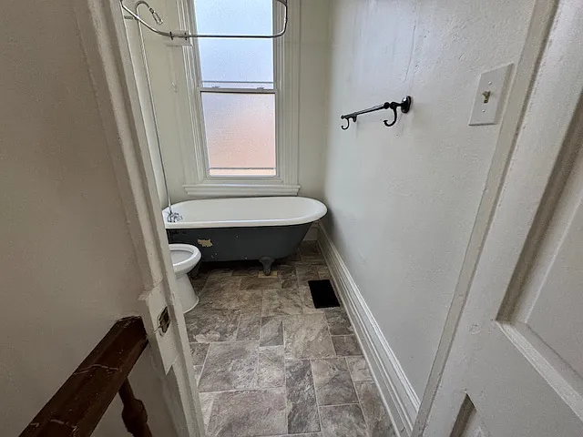 1044 Rosemont Ave — Photo 12