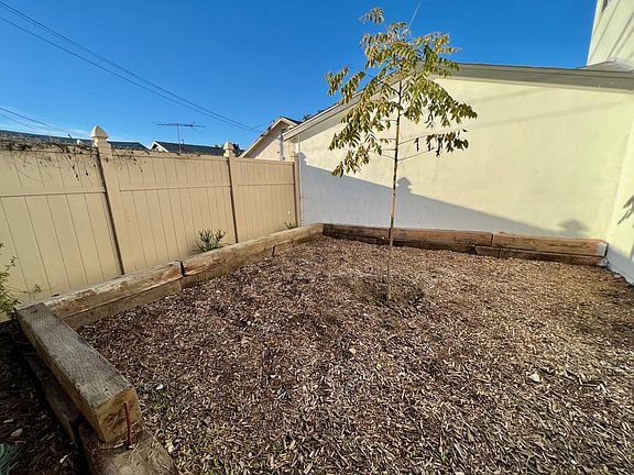 5th image of 1308 W 76th St