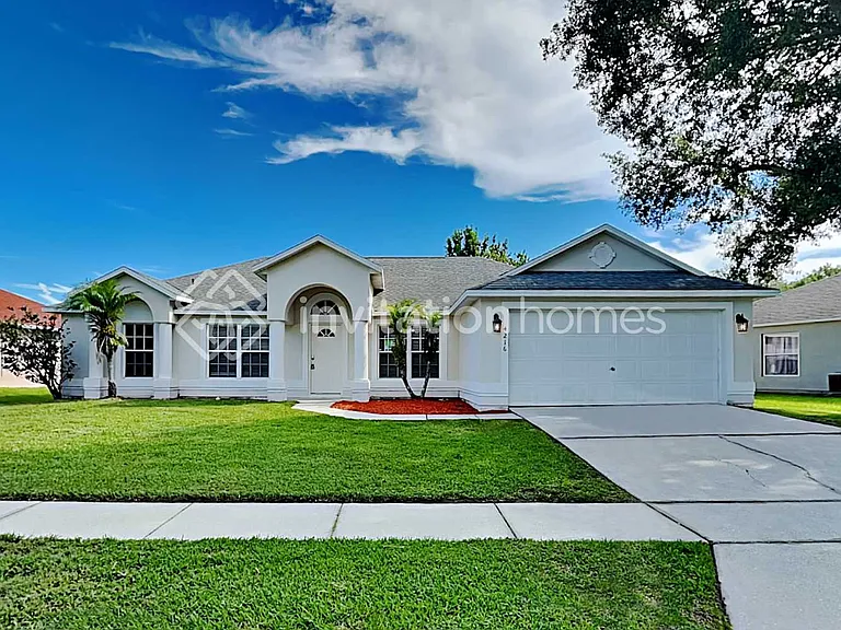 4216 King Edward Dr — Photo 1