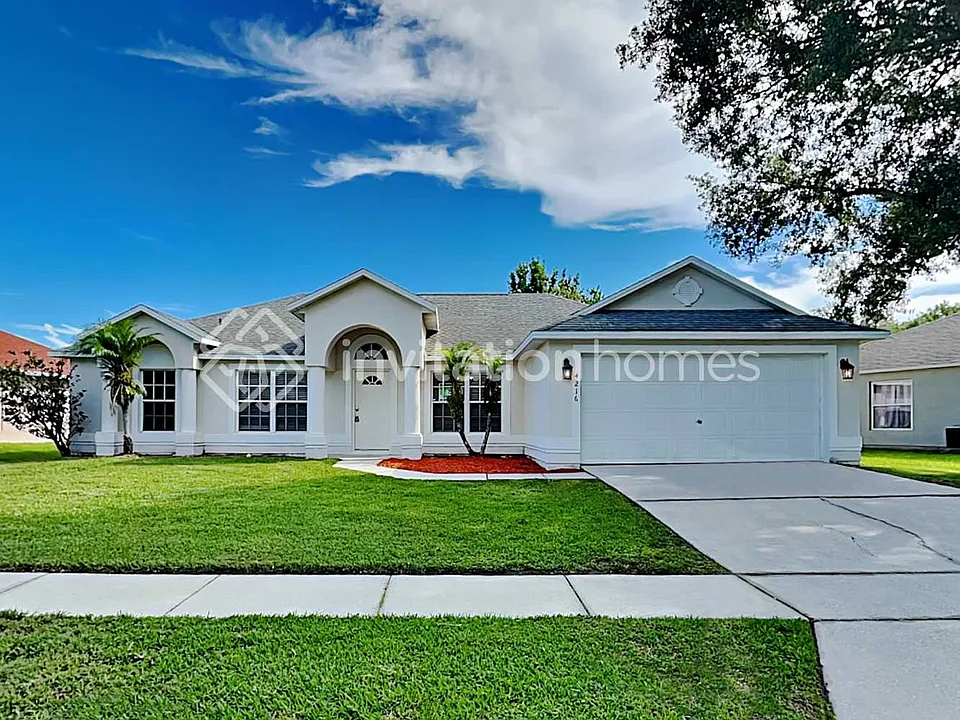 4216 King Edward Dr