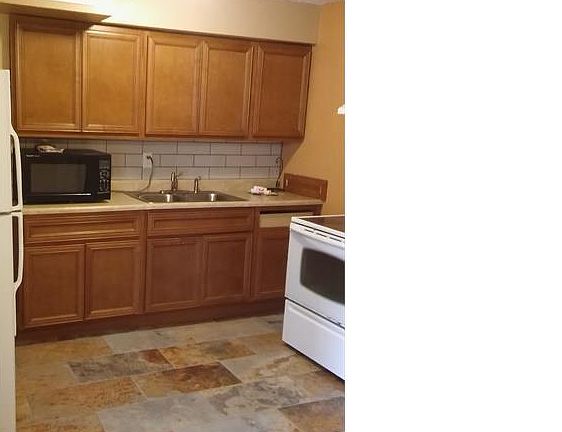 3rd image of 3912 Pomona Ct