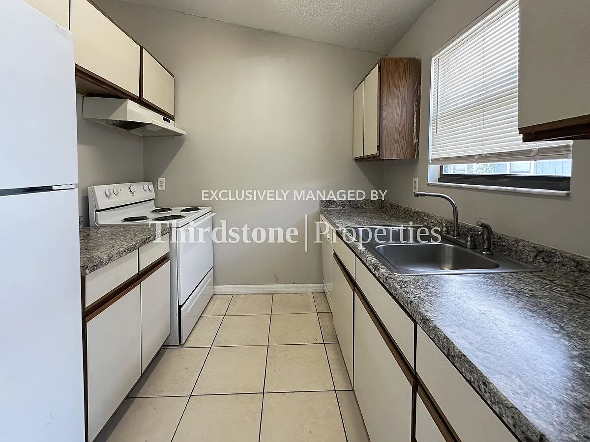 Building Photo - 5143 Indian Lakes Ct #3