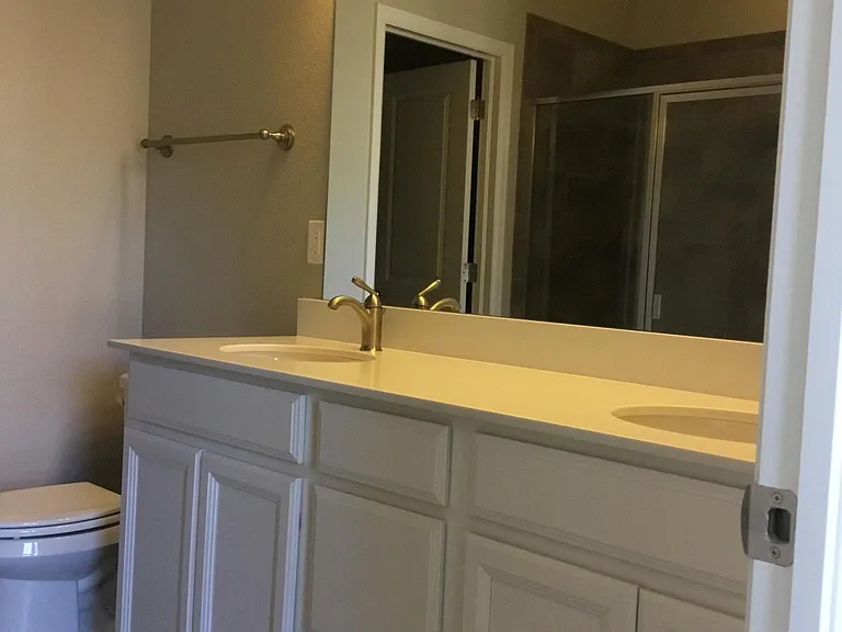 Double sinks, plenty of storage