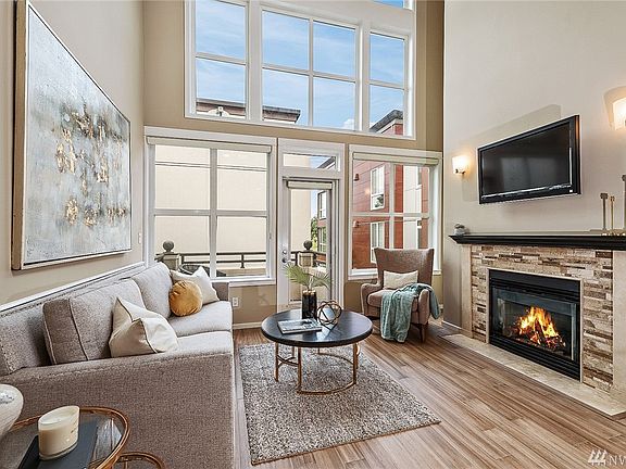 3rd image of 10045 NE 1st St APT 525