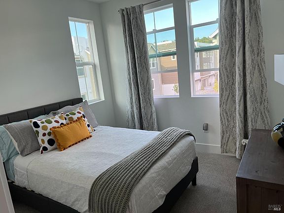 3rd image of 307 Semillon Ln