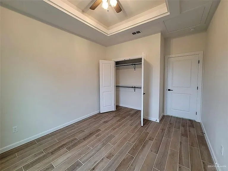 729 Saint Vincent Dr — Photo 13