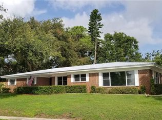 921 N Lake Otis Dr SE, Winter Haven, FL 33880