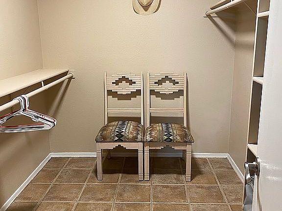 Casita Walk-in Closet