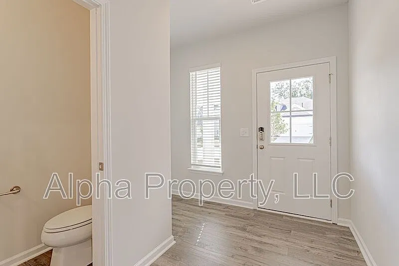 3 bed, 2.5 bath, 1779 sqft, $2,199 — Photo 3