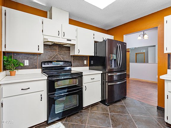 3rd image of 14 Mainsail Cir