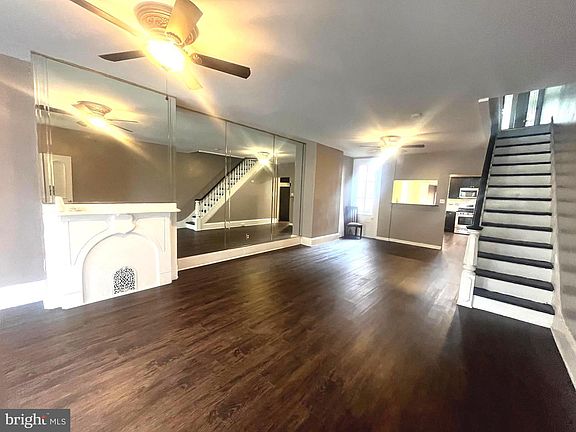 3rd image of 1109 W Silver St