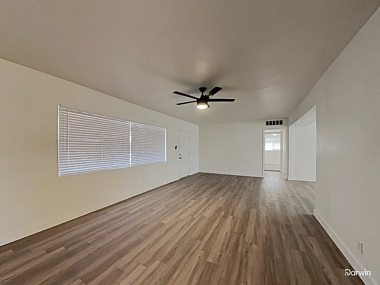 2431 W Shady Glen Ave — Photo 7