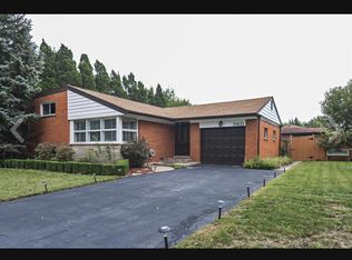 360 E Huntington Ln, Elmhurst, IL 60126