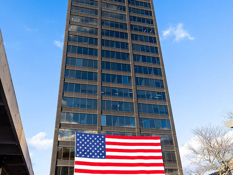 The Residence at 1000 Elm — Photo 35