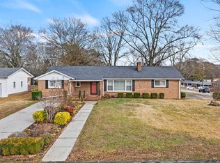200 Fairhaven Dr, Taylors, SC 29687