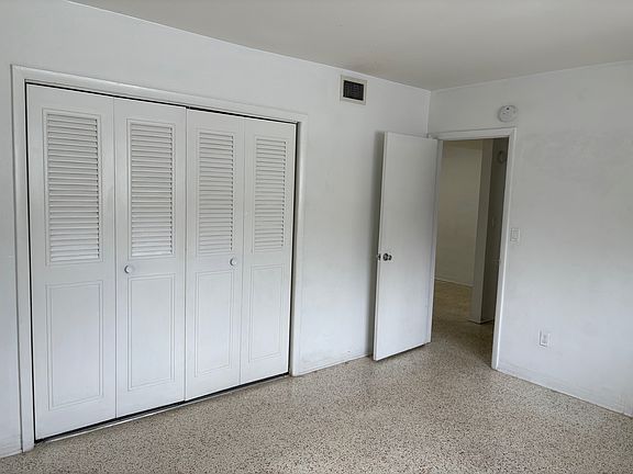 5th image of 1970 NE 172nd St #5