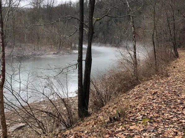 21 Trailside Ln, Hillsboro, WV 24946