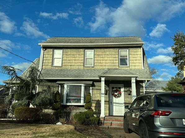 86 Fletcher Ave, Valley Stream, NY 11580