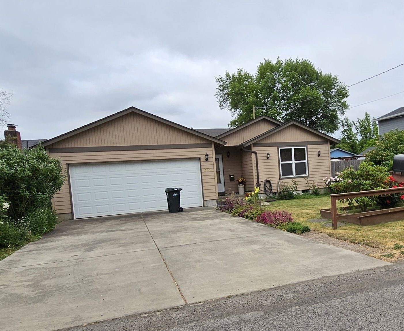 1353 S St, Springfield, OR 97477 Zillow