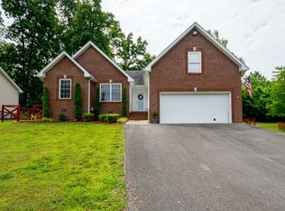 812 Red Hollow Dr, Springfield, TN 37172
