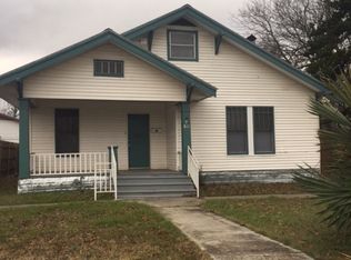 811 S Commerce St, Lockhart, TX 78644