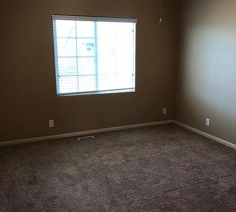 5th image of 16502 Camden Cir