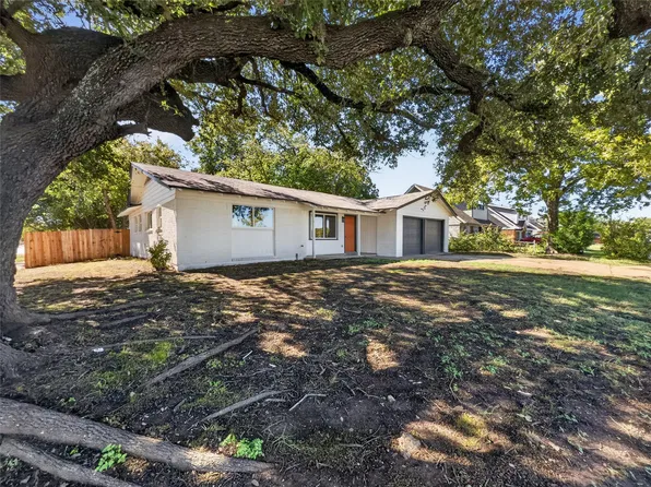 2318 Stonegate St, Arlington, TX 76010