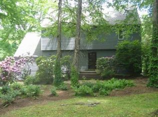 13 Stuart Dr, Bloomfield, CT 06002