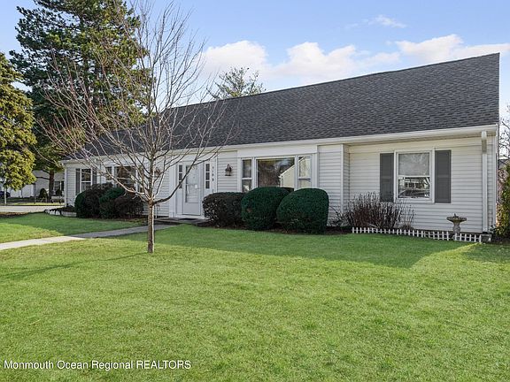 2nd image of 518B Spencer Ln #518B