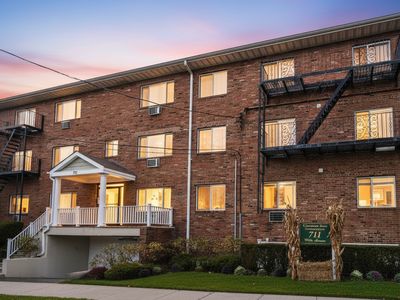 711 Willis Ave APT 5E, Williston Park, NY, 11596
