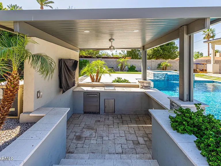 1629 E Montebello Ave — Photo 67