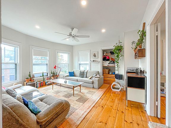 Bedroom/living room