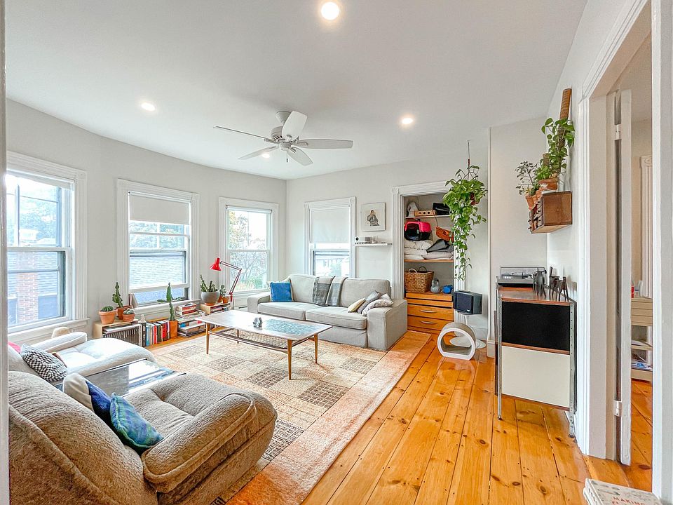 Bedroom/living room