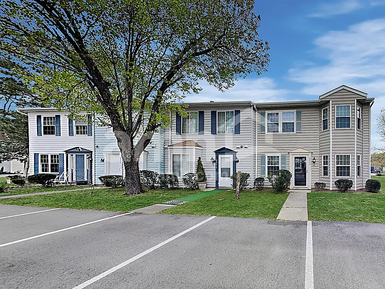 8260 McGuire Dr — Photo 1