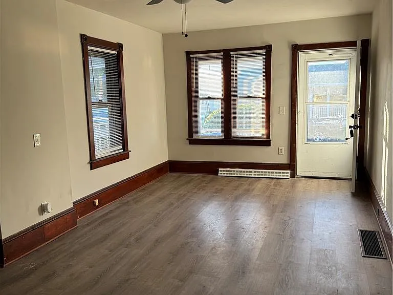 2406 Birch St — Photo 3