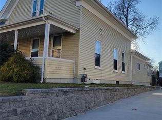 238 2nd Ave, Woonsocket, RI 02895