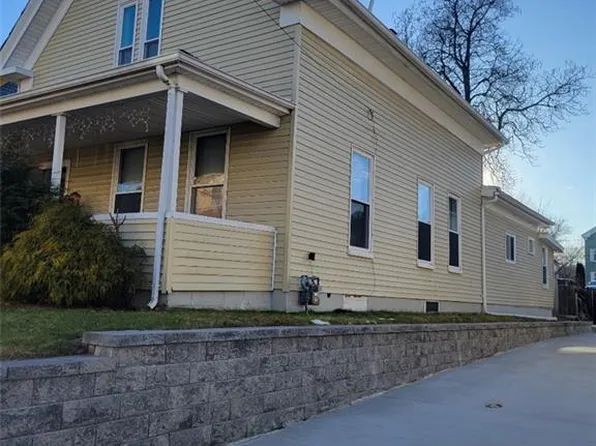 238 2nd Ave, Woonsocket, RI 02895