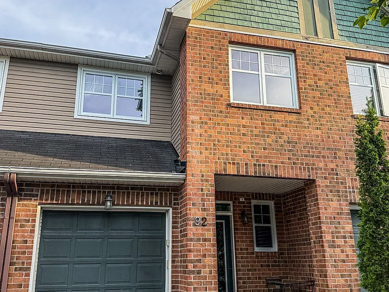 92 Selhurst Ave — Photo 1