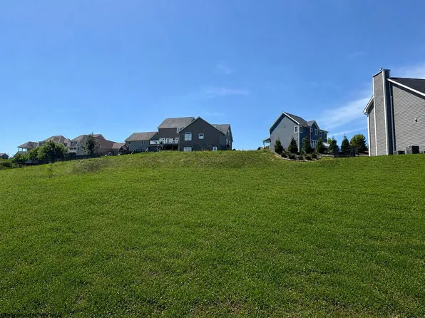 135 Southwind Cir, Morgantown, WV 26508