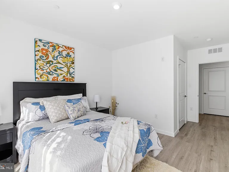 915 N Broad St #301 — Photo 16