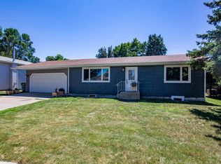 409 Birchwood Dr, Bismarck, ND 58504