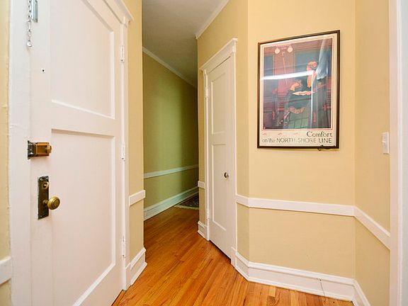 2nd image of 1533 W Fargo Ave #3W