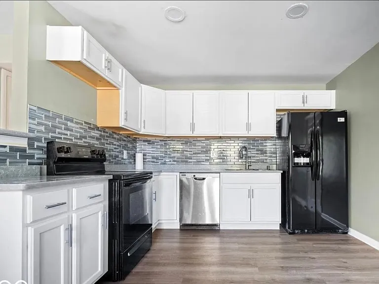 3125 N Bancroft St — Photo 3