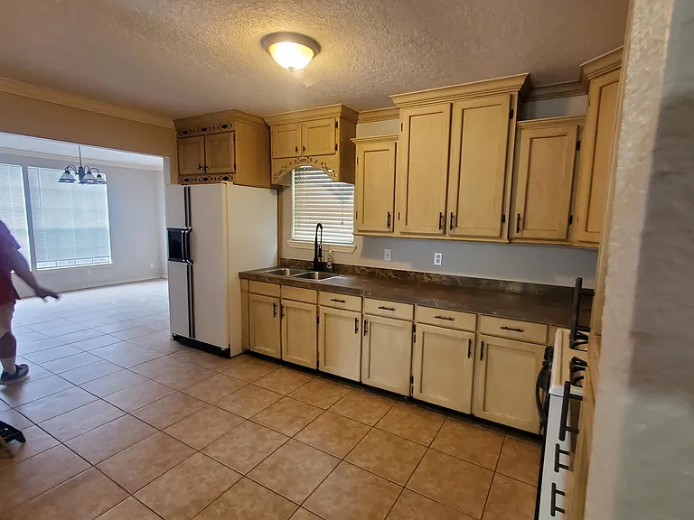 217 Wellington St — Photo 5