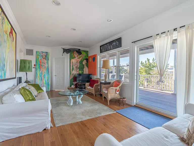 806 Dune Rd — Photo 5