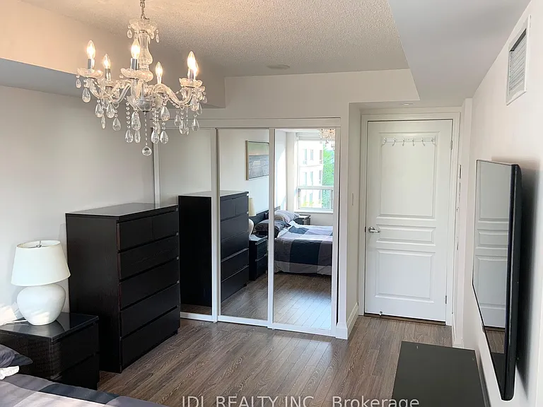 19 Northern Heights Dr #403 — Photo 6