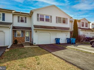 135 Jonathan Dr, North Wales, PA 19454