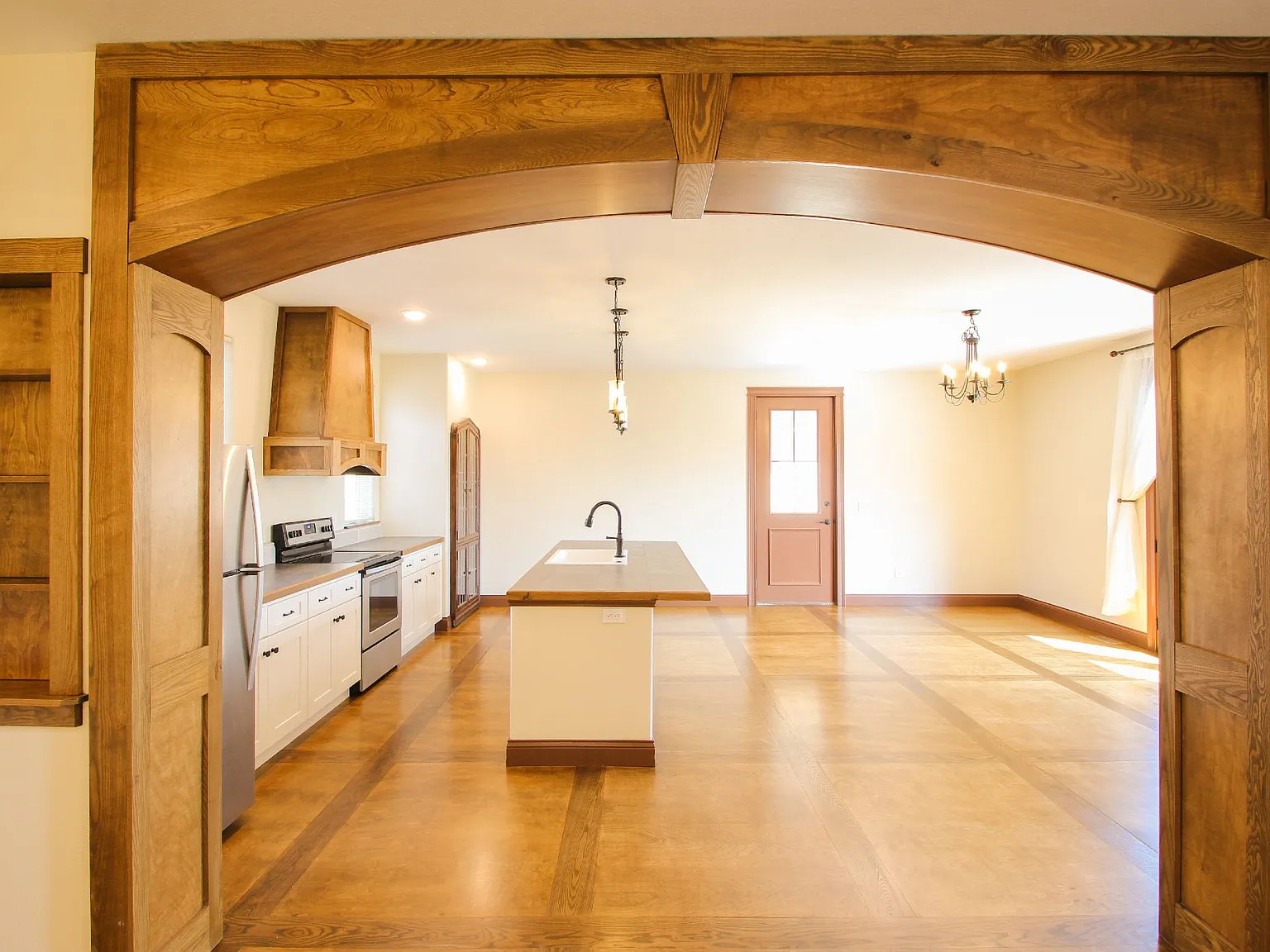 4 bed, 2.5 bath, 2400 sqft, $2,995 — Photo 1