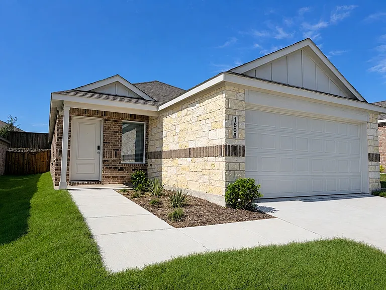 1608 Baron Ln — Photo 1